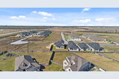 15031 Mission Avenue, Mont Belvieu, TX 77523 - Photo 7