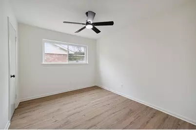 9719 Springmont Drive, Houston, TX 77080 - Photo 23