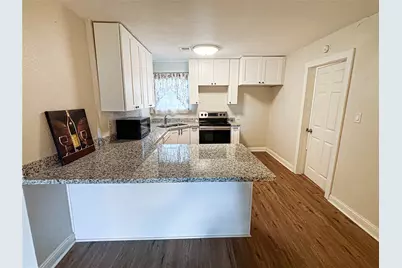 306 Azalea Street, Lake Jackson, TX 77566 - Photo 7