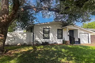 306 Azalea St, Lake Jackson, TX 77566 - Photo 17
