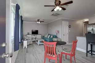 10 Windsor Ct, Galveston, TX 77551 - Photo 3