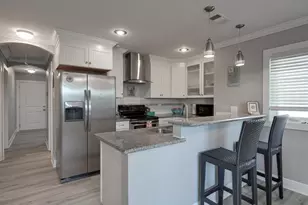 10 Windsor Ct, Galveston, TX 77551 - Photo 5