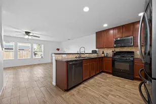 9931 Chimney Swift Ln, Conroe, TX 77385 - Photo 11