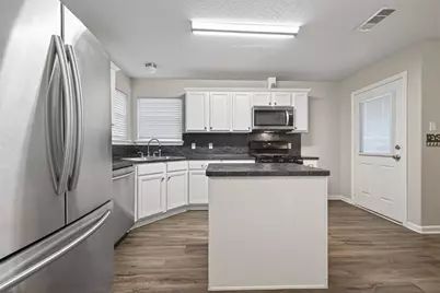 987 Oak Glen Drive, Conroe, TX 77378 - Photo 9