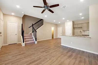 8016 Scanlan Trail, Missouri City, TX 77459 - Photo 3