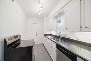 1937 W McKinney St, Houston, TX 77019 - Photo 7