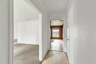 814 Oak Leaf St, La Porte, TX 77571 - Photo 9