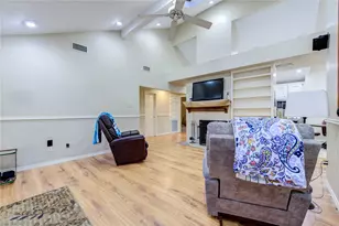 11217 Todd St, Houston, TX 77055 - Photo 9