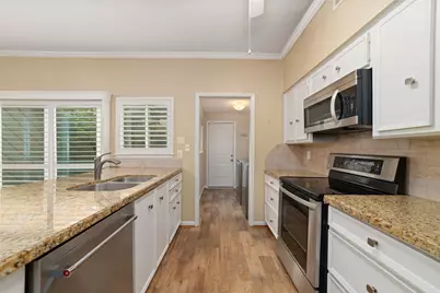 12625 Memorial Drive #50, Houston, TX 77024 - Photo 17