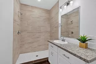 8018 Ethel St, Houston, TX 77028 - Photo 17