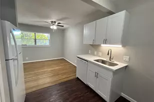 3520 Garrott, Houston, TX 77006 - Photo 3