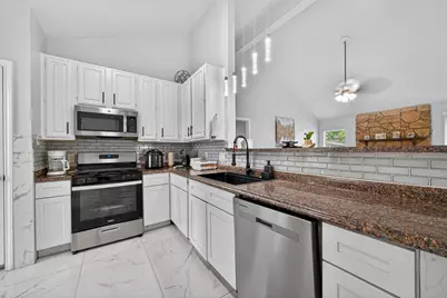 14310 Royal Hill Drive, Houston, TX 77083 - Photo 11