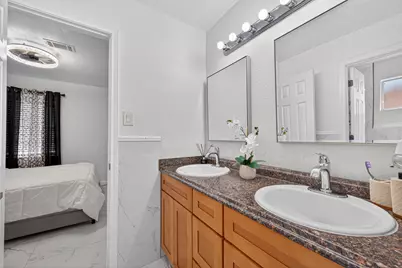 14310 Royal Hill Drive, Houston, TX 77083 - Photo 25