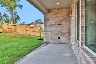 255 Mallards Rim Dr, Willis, TX 77318 - Photo 11