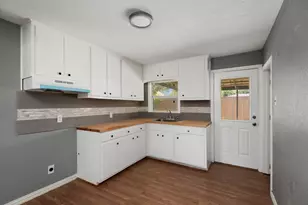 740 Westford St, Houston, TX 77022 - Photo 9