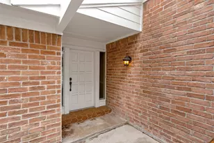 15806 Spring Forest Dr, Houston, TX 77059 - Photo 3