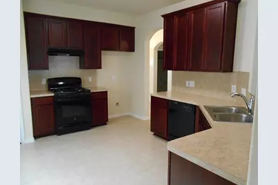 9 N Forrest Avenue, La Porte, TX 77571 - Photo 5