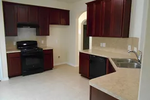 9 N Forrest Ave, La Porte, TX 77571 - Photo 5