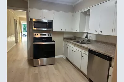 324 Azalea Street, Lake Jackson, TX 77566 - Photo 3