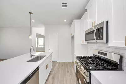 2415 Outpost Canyon Drive, Arcola, TX 77583 - Photo 11