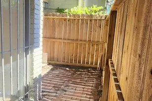 909 Silber Rd, Houston, TX 77024 - Photo 15