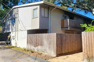 909 Silber Rd, Houston, TX 77024 - Photo 13