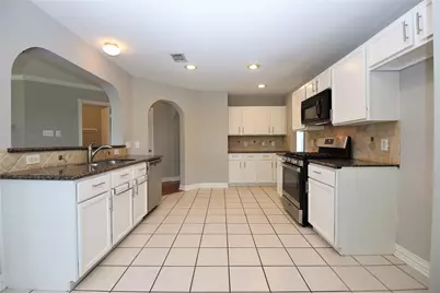 7818 Bighorn, Baytown, TX 77521 - Photo 11