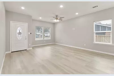 206 S Brownell Street, La Porte, TX 77571 - Photo 5