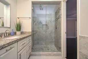 6407 Burning Tree Dr, Houston, TX 77036 - Photo 13