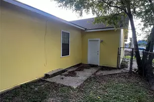 1018 N 2nd St, Baytown, TX 77520 - Photo 23