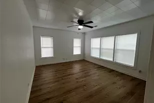 1018 N 2nd St, Baytown, TX 77520 - Photo 7