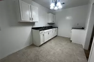 1018 N 2nd St, Baytown, TX 77520 - Photo 11