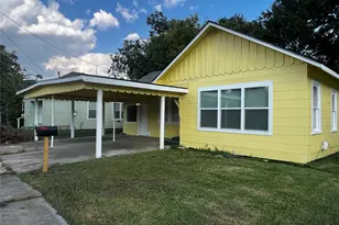1018 N 2nd St, Baytown, TX 77520 - Photo 1