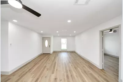 8610 Ardley Circle, Houston, TX 77088 - Photo 7