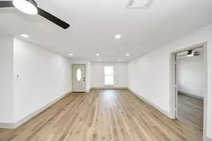 8610 Ardley Cir, Houston, TX 77088 - Photo 7