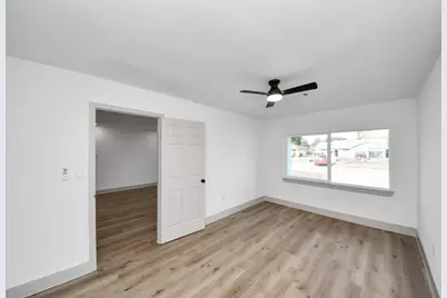 8610 Ardley Circle, Houston, TX 77088 - Photo 15