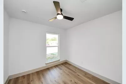 8610 Ardley Circle, Houston, TX 77088 - Photo 17