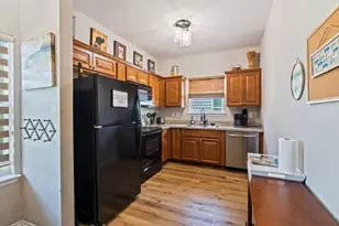 2203 56th St, Galveston, TX 77551 - Photo 5
