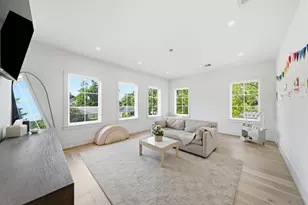 1030 Chamboard Ln, Houston, TX 77018 - Photo 15