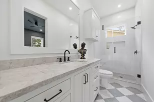 1030 Chamboard Ln, Houston, TX 77018 - Photo 27