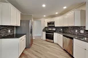 19526 Rocky Bank Dr, Tomball, TX 77375 - Photo 3