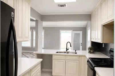 12815 Venice Lane, Stafford, TX 77477 - Photo 11