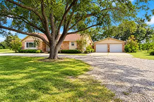 1103 County Rd 281, Alvin, TX 77511 - Photo 3