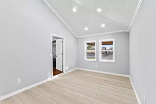 5402 Libbey Ln, Houston, TX 77092 - Photo 15