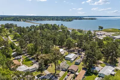 152 E Oak Shadows, Onalaska, TX 77360 - Photo 17