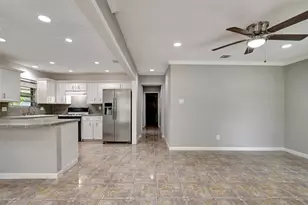 11803 Rhinebeck Dr, Houston, TX 77089 - Photo 7