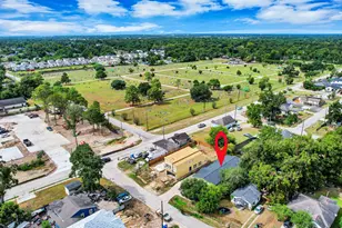 1074 South Ln, Houston, TX 77088 - Photo 37