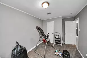 1074 South Ln, Houston, TX 77088 - Photo 15