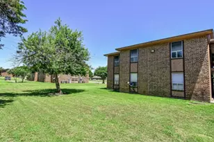 2000 4th St, Hempstead, TX 77445 - Photo 3