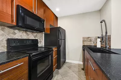 3224 Timmons Lane #130, Houston, TX 77027 - Photo 5